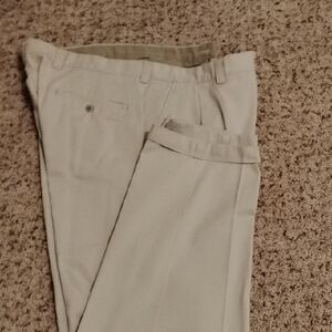 GAP Men's Khaki Relaxed Fit
